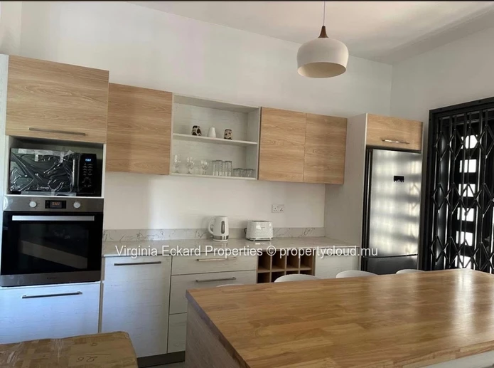 À VENDRE – Immeuble moderne à Calodyne à 1 minute à pied de la plage