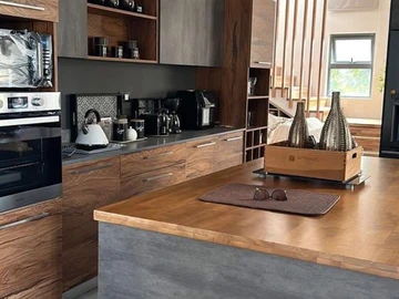 5 Bedroom Apartment