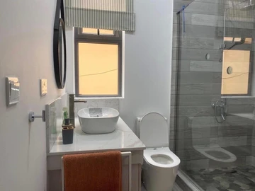 5 Bedroom Apartment