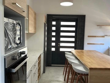 5 Bedroom Apartment