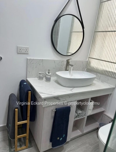 À VENDRE – Immeuble moderne à Calodyne à 1 minute à pied de la plage