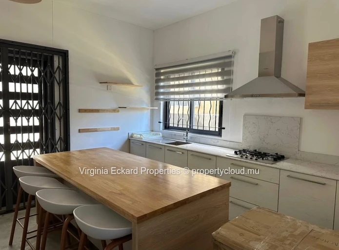 À VENDRE – Immeuble moderne à Calodyne à 1 minute à pied de la plage